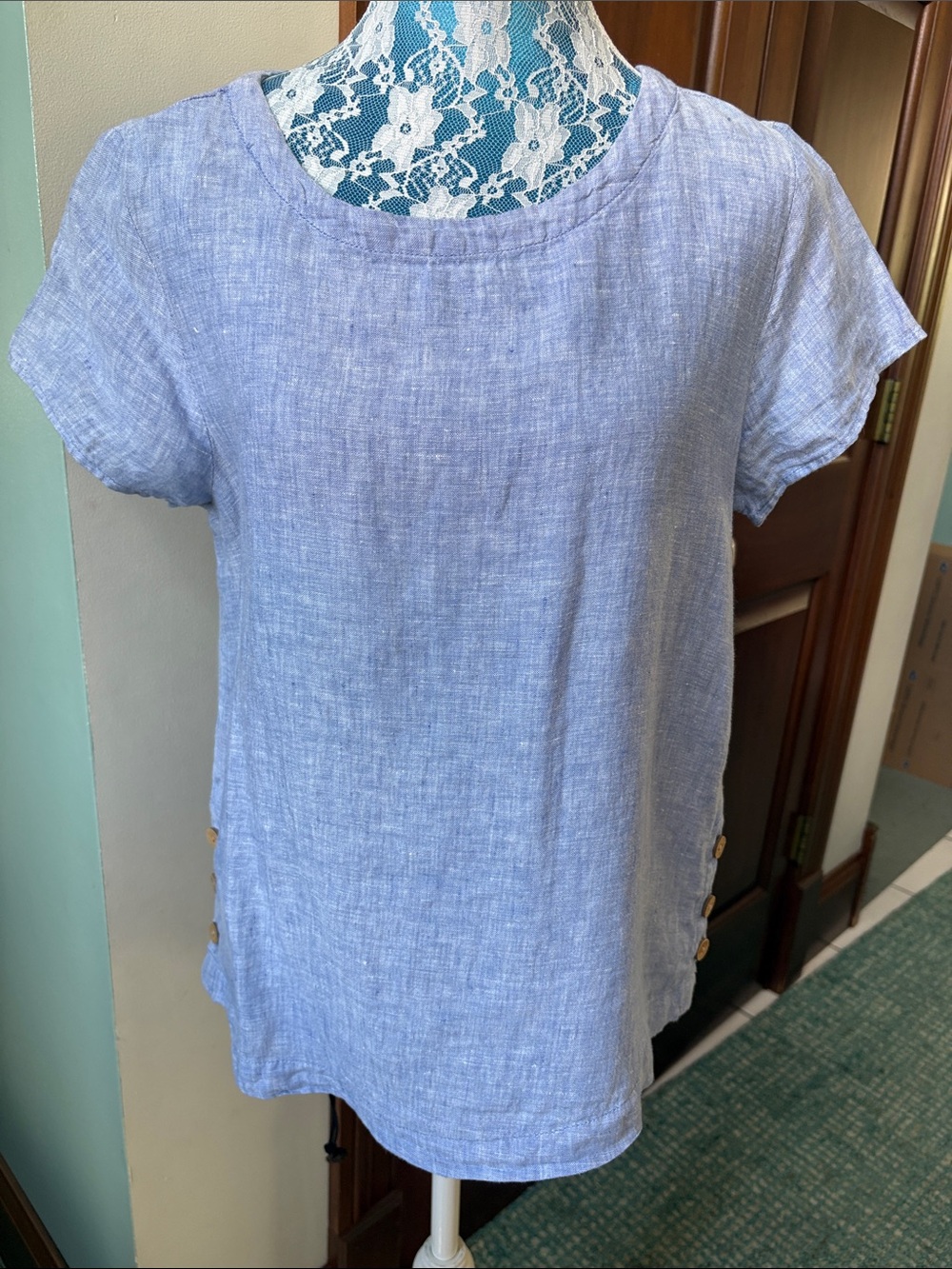 Cynthia Rowley Linen Short-Sleeve Top light blue/white weave side button decor